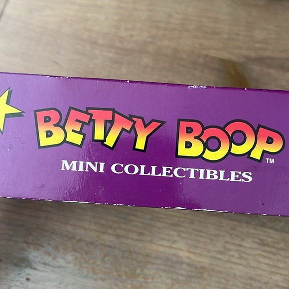 Vintage Betty Boop Mini Collectibles Set of 4 NWT 1998 King Features - Picture 7 of 7